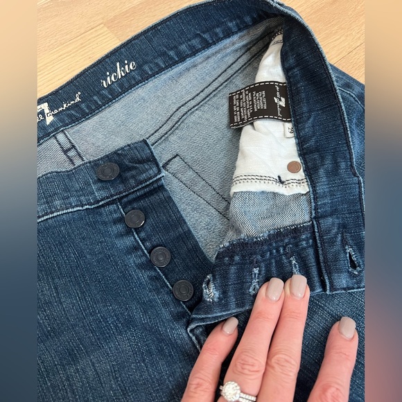 7 For All Mankind Rickie Classic Boyfriend Crop Jeans Womens Size 29 Distressed - Picture 6 of 7